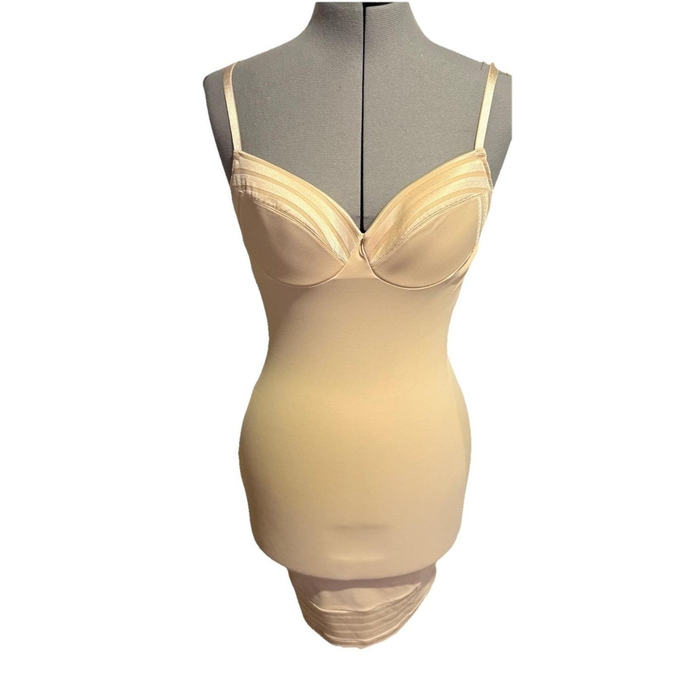 Assets Spanx Red Hot Label Full Slip Women's Medium Nude Shape-wear tag-free